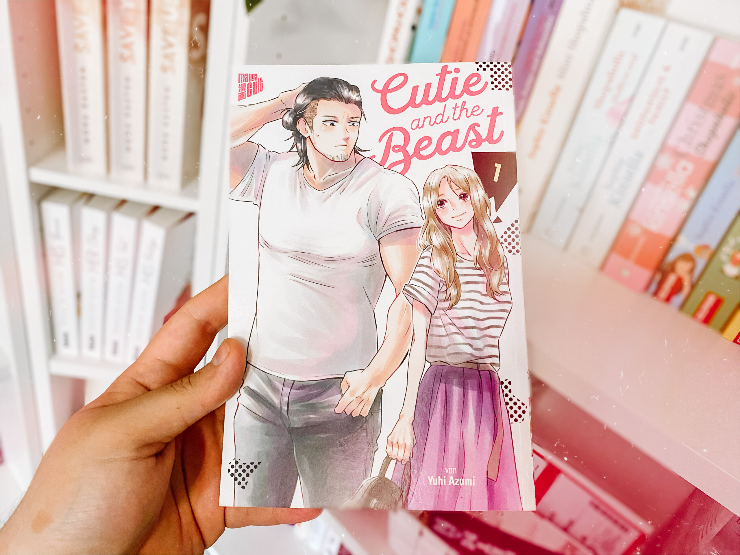 Ausgabe Cutie and the Beast vorm Bücherregal